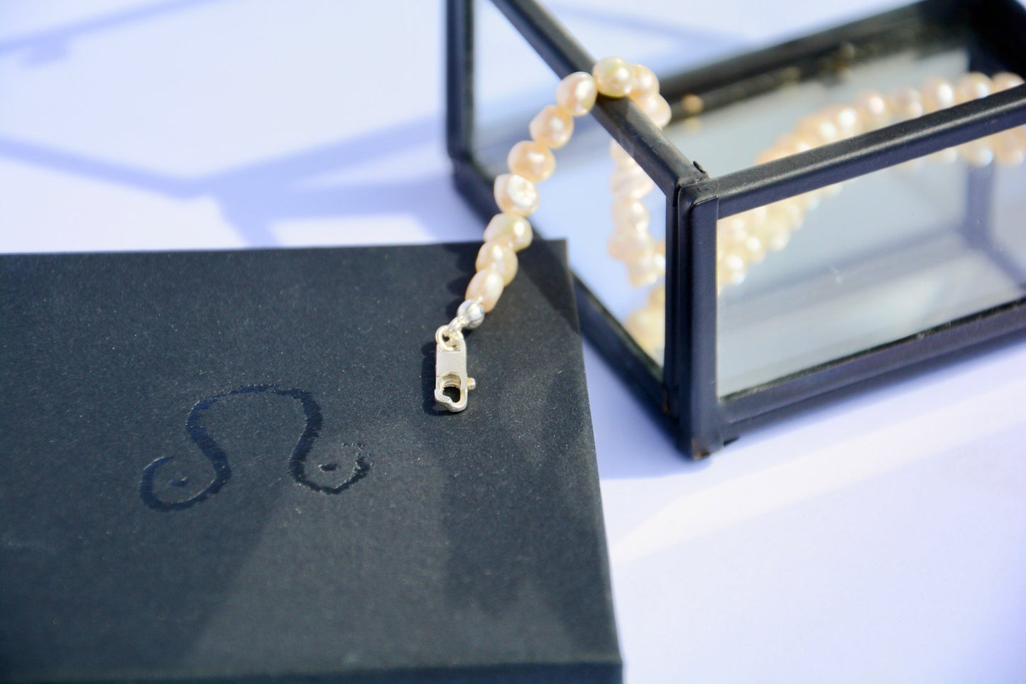 THE SQUIGGLY PEARL BRACELET - squïd studios